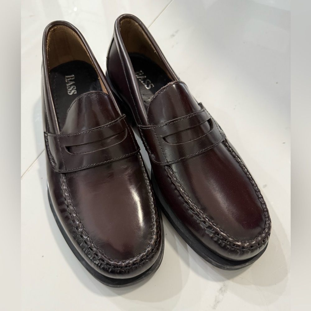 Brand new Bass dark cherry men’s loafers